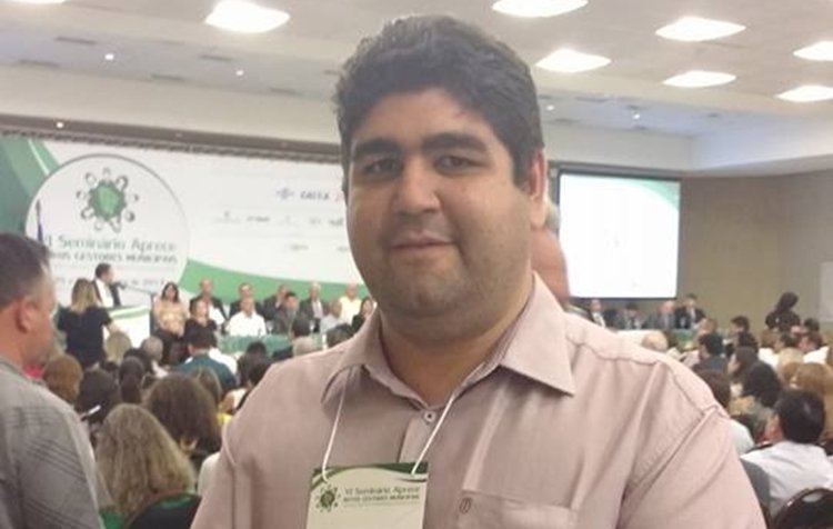 Quixeramobim: Rômulo Filho desmente comentários sobre pedido de exoneração da Secretária de Saúde