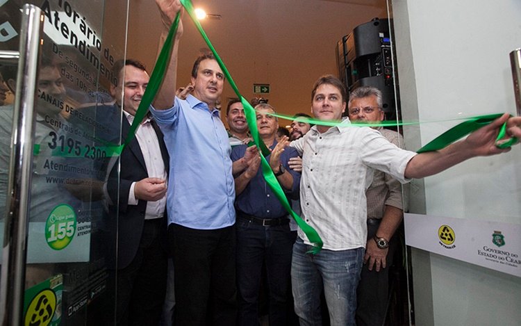 Governador inaugura posto do Detran em Maracanaú e anuncia a maior redução média no IPVA 2018 do País