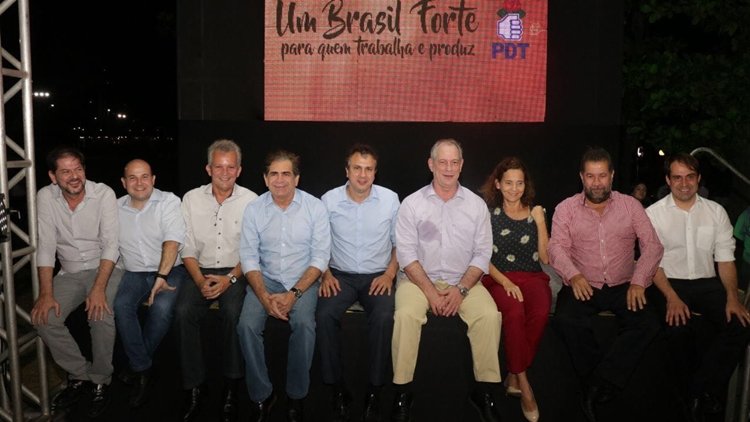 Lideranças políticas do PDT participam de encontro pró-Ciro Gomes em Fortaleza