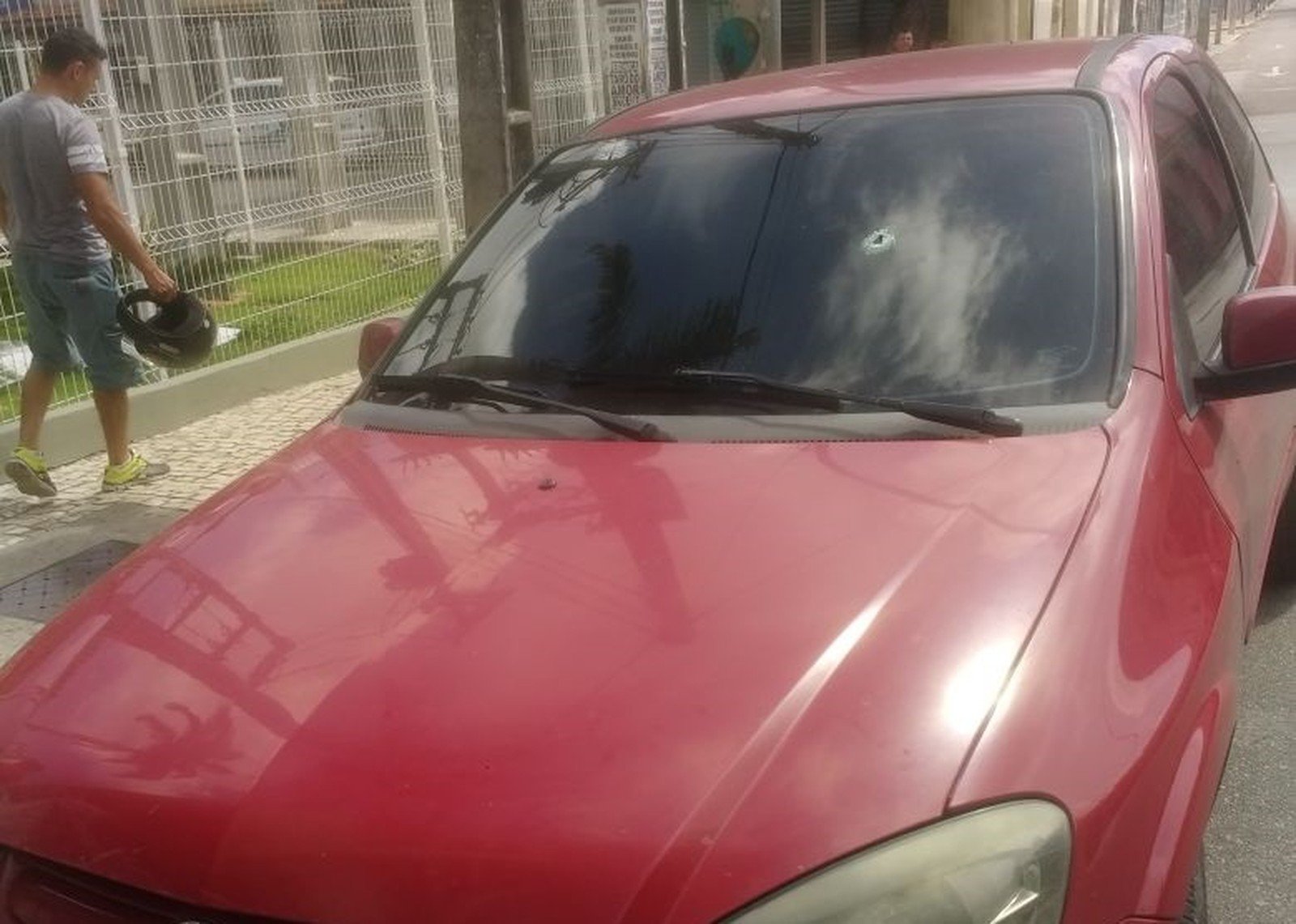 Policial militar leva tiro no pescoço em saída para primeiro dia de trabalho