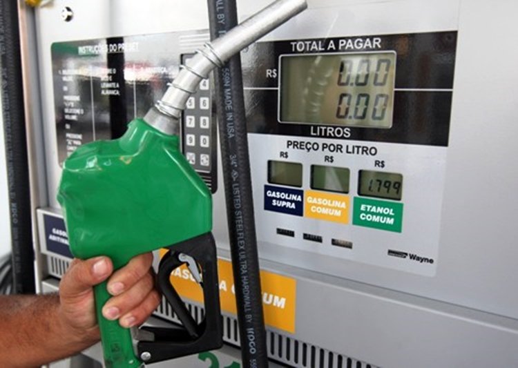 Preços da gasolina e do diesel terão a primeira variação de 2018 amanhã, 03