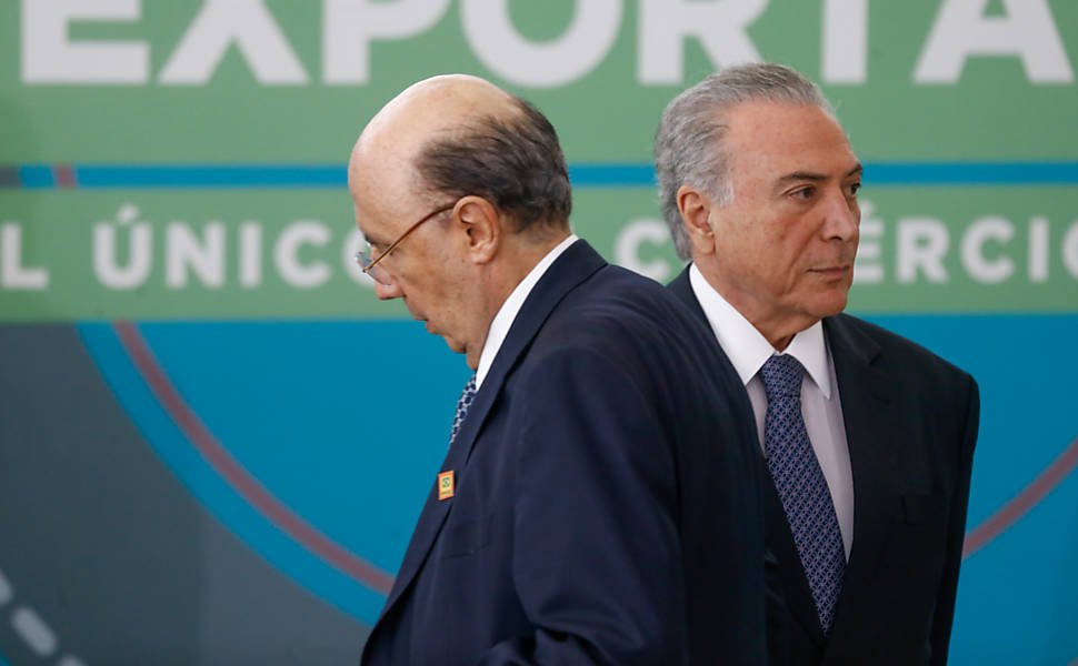 Nota do Brasil é rebaixada para três níveis abaixo do grau de investimento