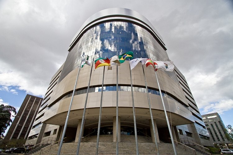 Saiba como será o julgamento do recurso de Lula no TRF4 hoje, 24