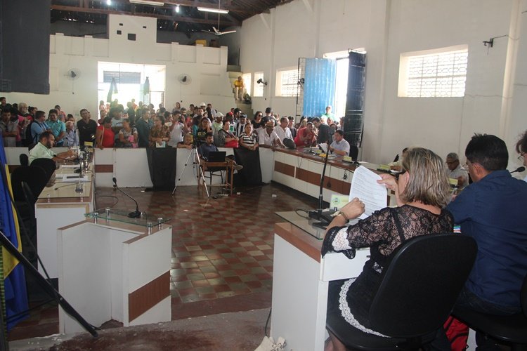 Quixeramobim: Vereadores votam contra urgência simples do projeto que permite transferir gerência do HRDPN