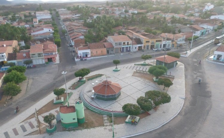 Sertão Central: Adutora levará água para distrito de Pedra Branca