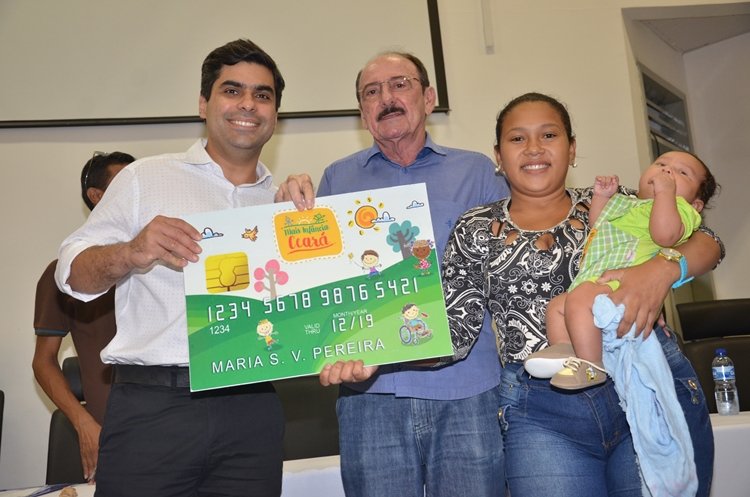 Mais de mil famílias cearenses são beneficiadas com Cartão Mais Infância nesta quinta-feira, 11