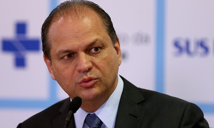 Ministro da Saúde anuncia que vai deixar cargo até abril para se candidatar