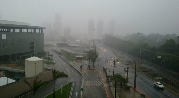 Fortaleza registra maior volume de chuva do ano