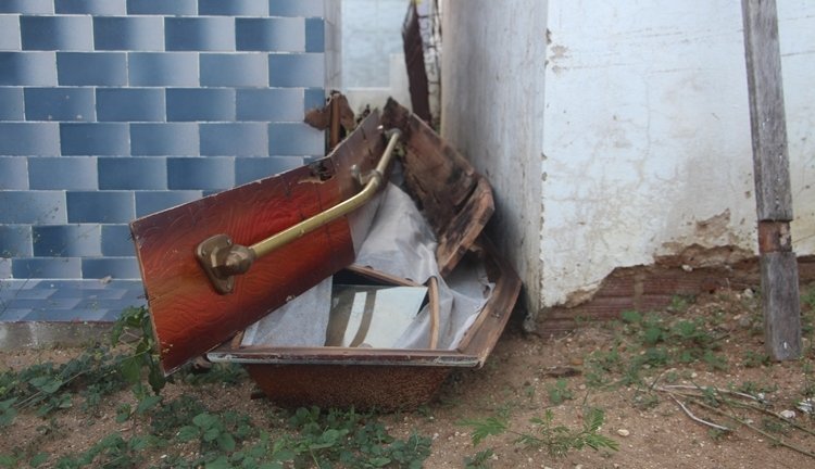 SerTão TV: Cemitério Nossa Senhora do Carmo em Quixeramobim, necessita de atenção urgente