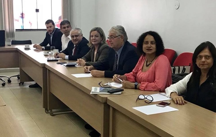 Odorico Monteiro participa de encontro com lideranças políticas de vários partidos