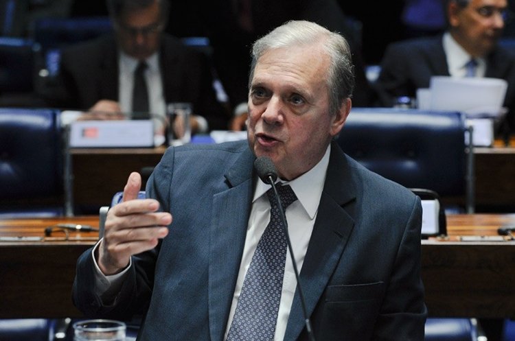 Tasso Jereissati apresenta requerimento para realização de Sessão Plenária para debater segurança pública no Brasil