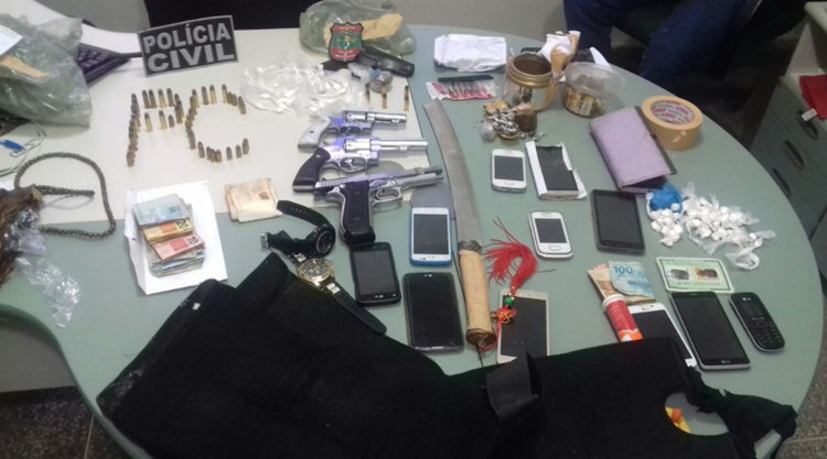 Quinze pessoas são presas suspeitas de participar de facção criminosa no Ceará