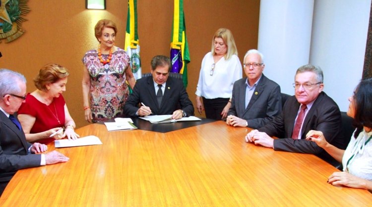 Zezinho e reitores. Foto Junior Pio.