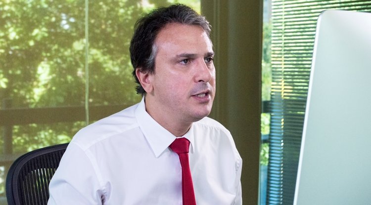 Camilo Santana será o primeiro político, na história do Ceará, a ser entrevistado pelo jornal francês Le Monde