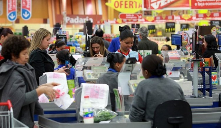 Redes de supermercados abrem vagas para contratar deficientes