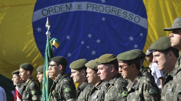 Pela primeira vez após a Ditadura, militares iniciam movimento de candidatura para eleições de 2018