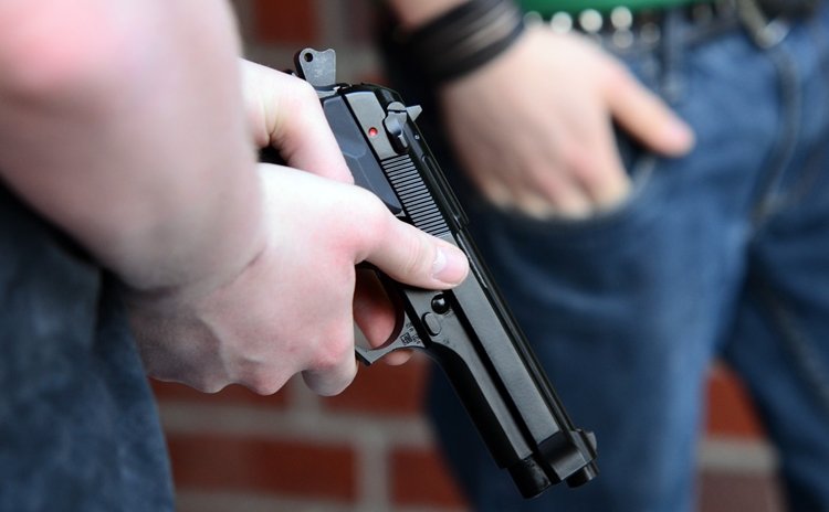 Dupla efetua disparos contra prédio da PM em Lavras da Mangabeira