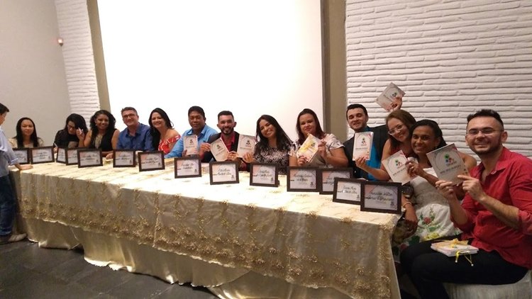 Livro Entre (Atos) do Ofício II reúne relatos de educadores de Sobral