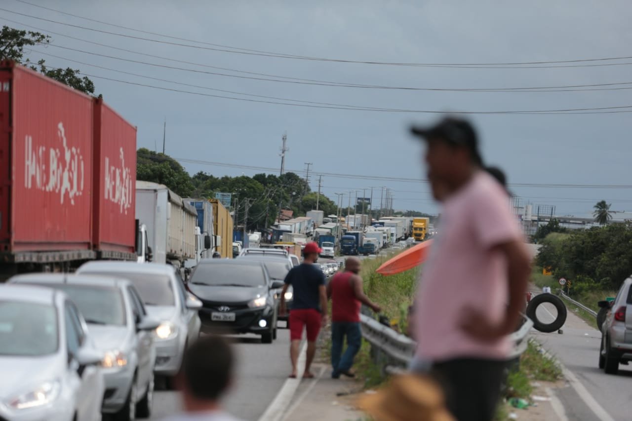 Governo do Estado comunica que todas as áreas estão sendo acompanhadas para que serviços essenciais não faltem aos cearenses durante greve dos caminhoneiros