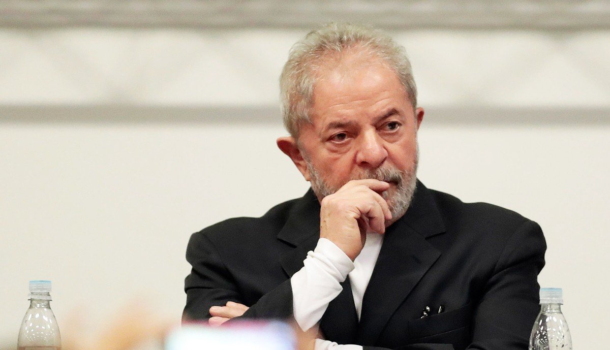 Defesa recorre contra retirada de benefícios de Lula