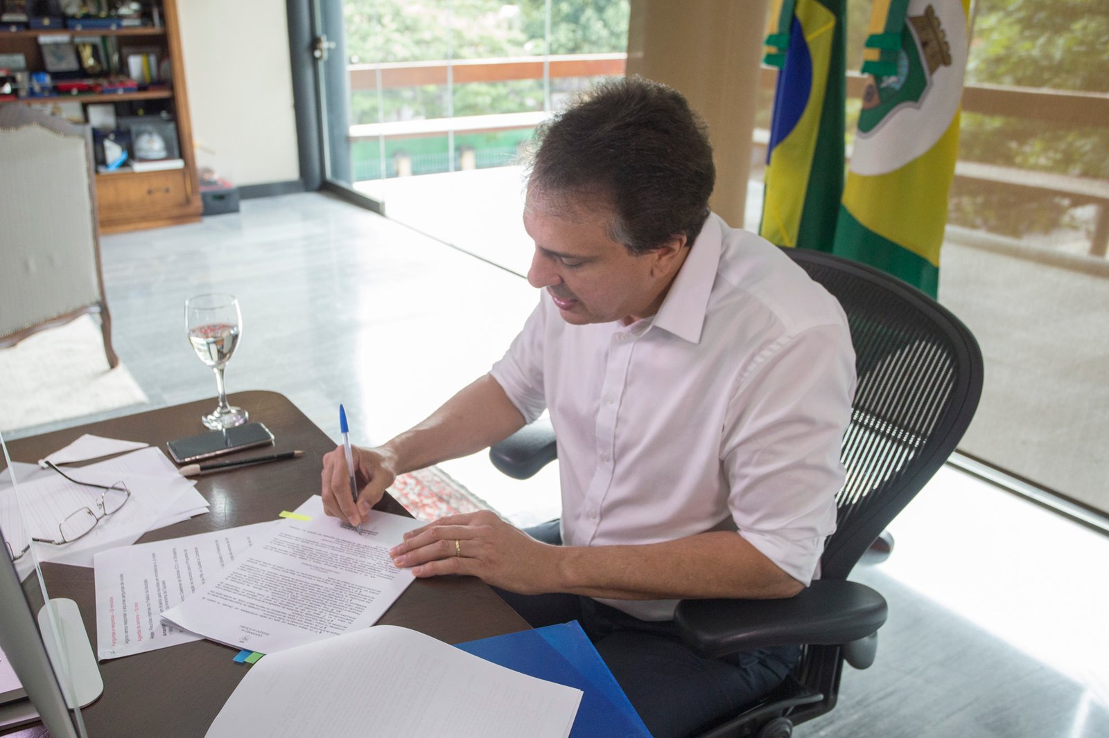 Ceará é único Estado do Nordeste a reduzir extrema pobreza, destaca Camilo Santana