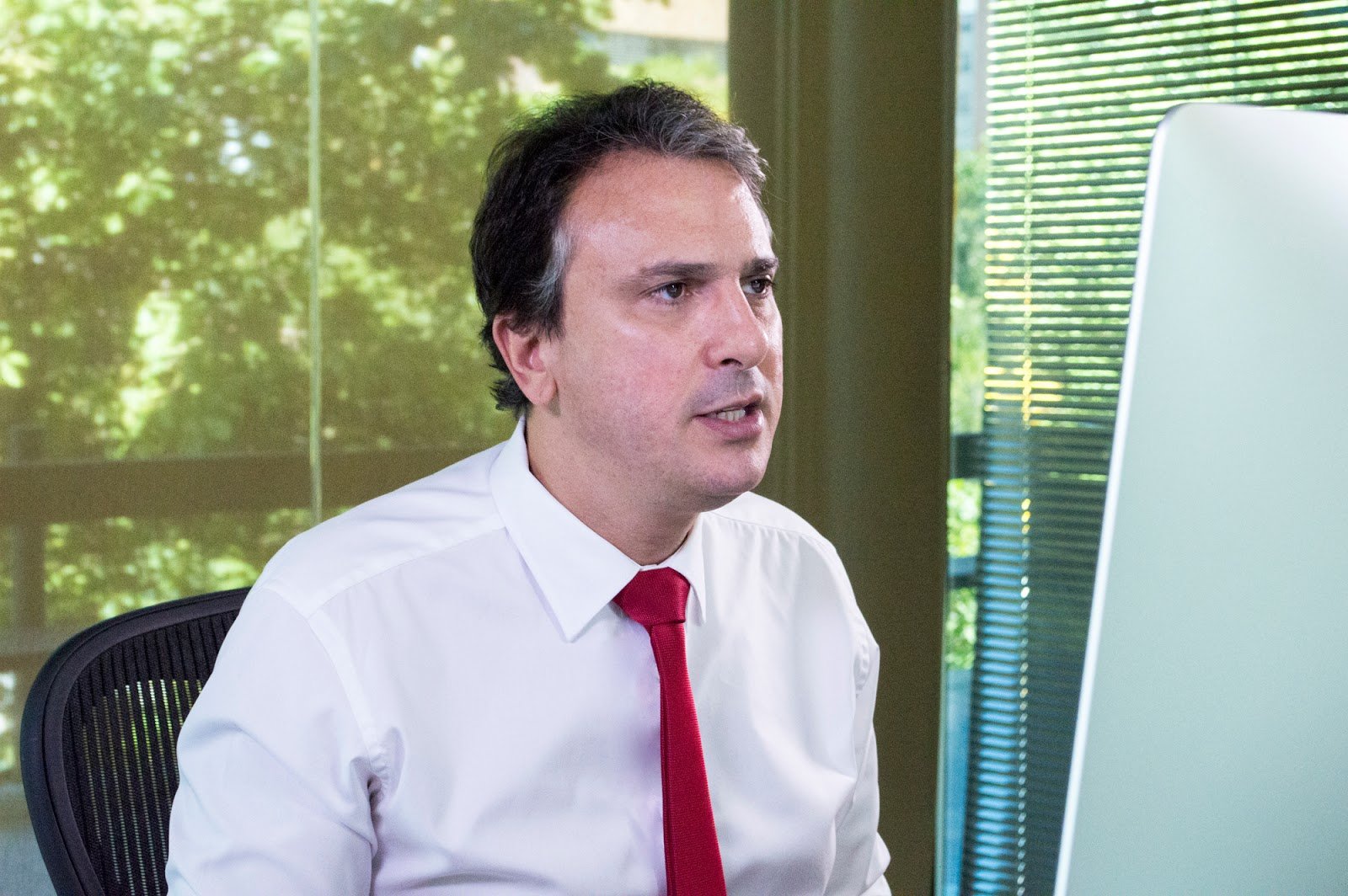 Camilo Santana defende chapa Ciro-Haddad caso Lula não consiga ser candidato à Presidência da República