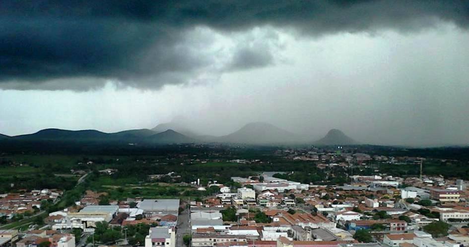 Solonópole e Quixadá registram as duas maiores chuvas do Estado nas últimas horas