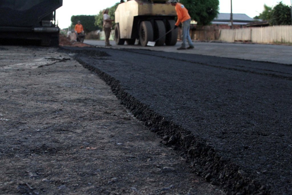 Ruas de Quixeramobim serão contempladas com asfalto através de programa do Governo do Estado