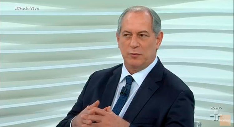 Ciro ressalta que insistirá em aliança com PSB e PCdoB e lamenta insistência do PT em pré-candidatura de Lula