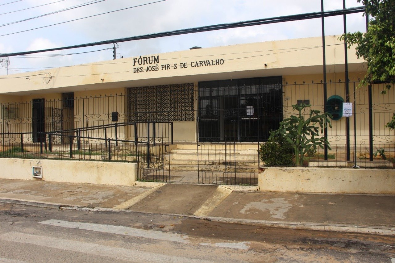 Advogado quixeramobinense e deputados cearenses procuram viabilizar instalação do Juizado Especial Cível e Criminal para Quixeramobim