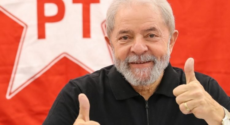 Panfletos com carta de Lula serão distribuídos pelo PT