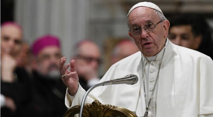 Papa Francisco compara aborto com práticas nazistas, mas “de luvas brancas”