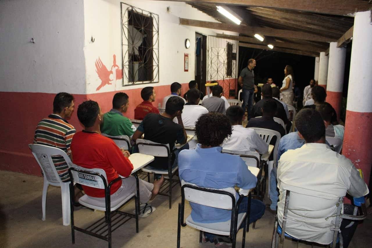 Prefeito Ivo Gomes visita instituição de acolhimento à dependentes químicos