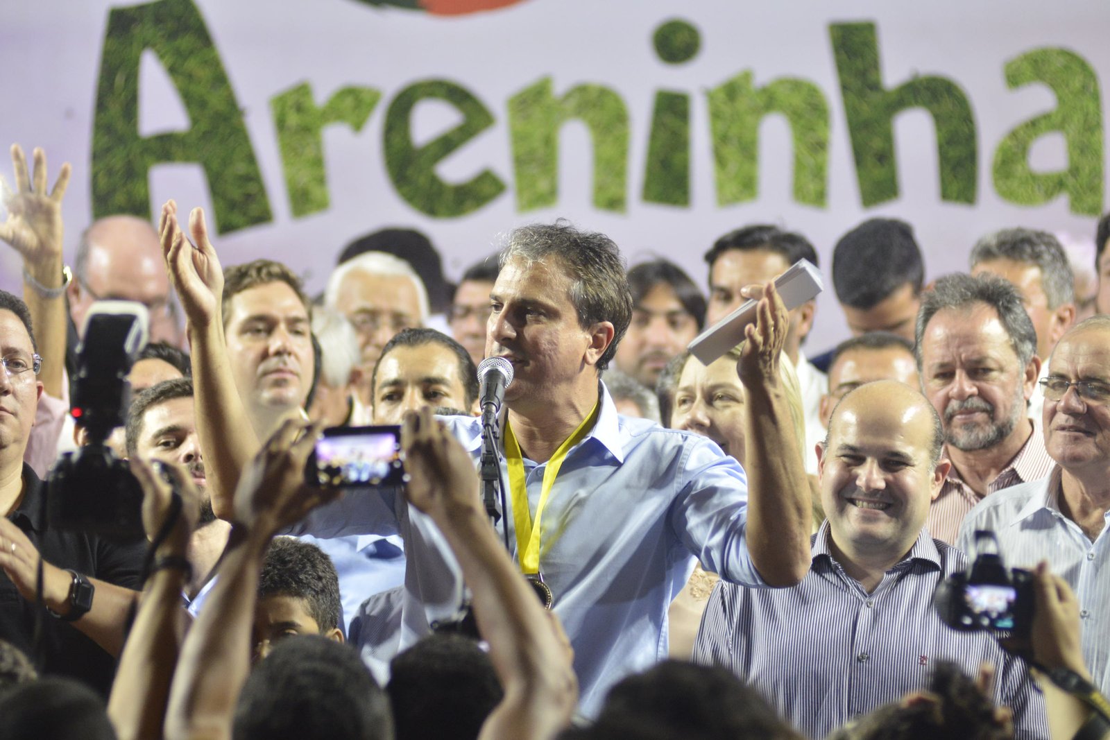 Camilo Santana inaugura Areninha do Castelão e assina ordem de serviços para construção de 160 novos equipamentos no Estado