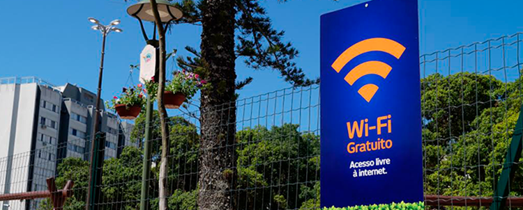 Além de Fortaleza, praças de mais 24 municípios cearenses poderão ter internet gratuita nos próximos anos