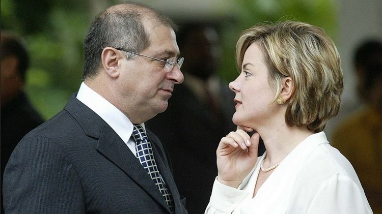 Gleisi Hoffmann e Paulo Bernardo serão julgado hoje, 19, pelo STF