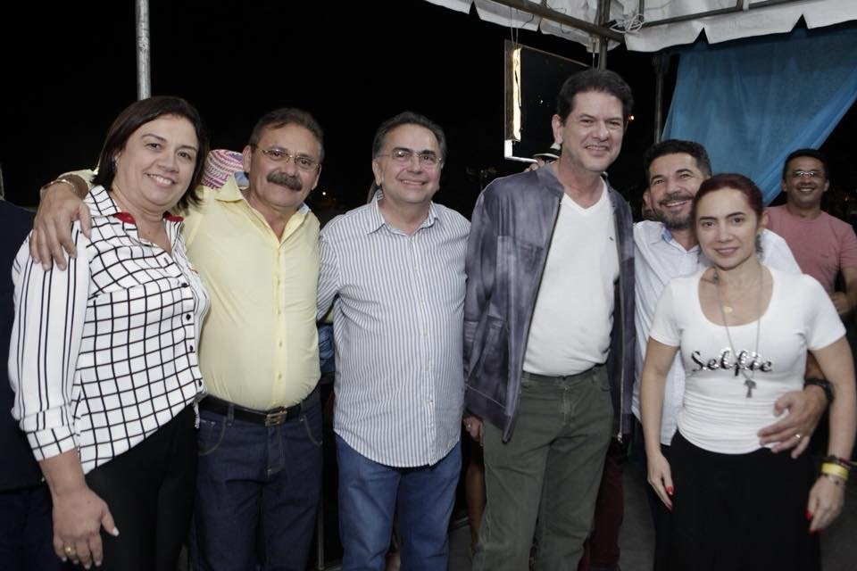Cid Gomes e deputado Leônidas Cristino comparecem ao Festival de Inverno da Serra da Meruoca
