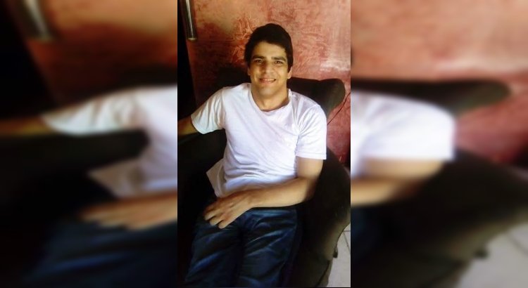 Jovem quixeramobinense com problema neurológico necessita de sua solidariedade