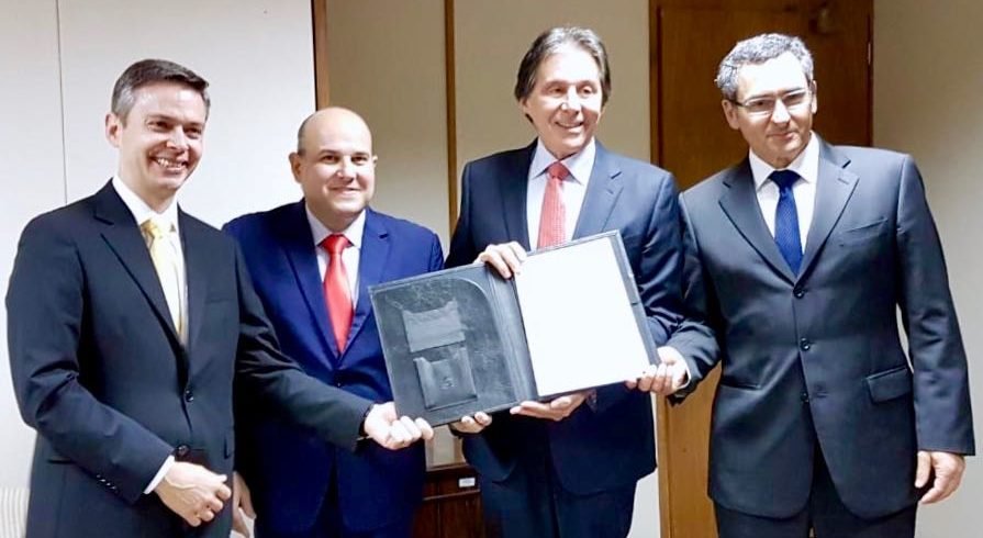 Eunício e Roberto Cláudio assinam liberação de R$ 300 milhões para ações de melhoria urbana e fomento ao turismo de Fortaleza