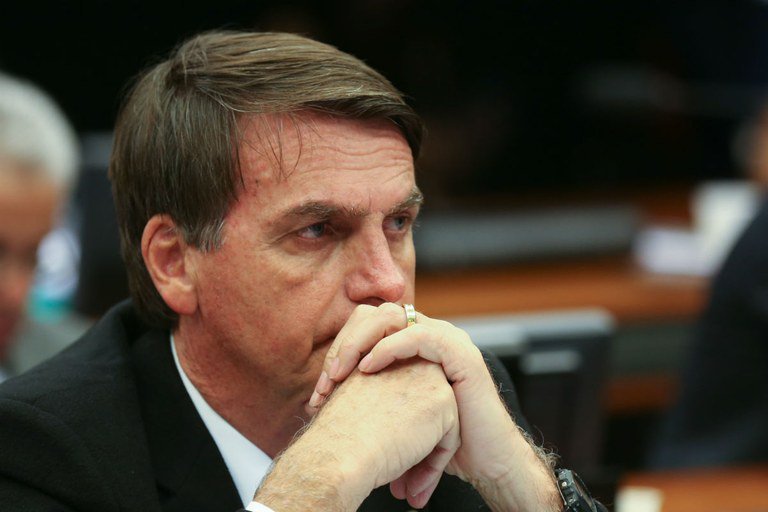 Bolsonaro defende educação à distância desde o ensino fundamental