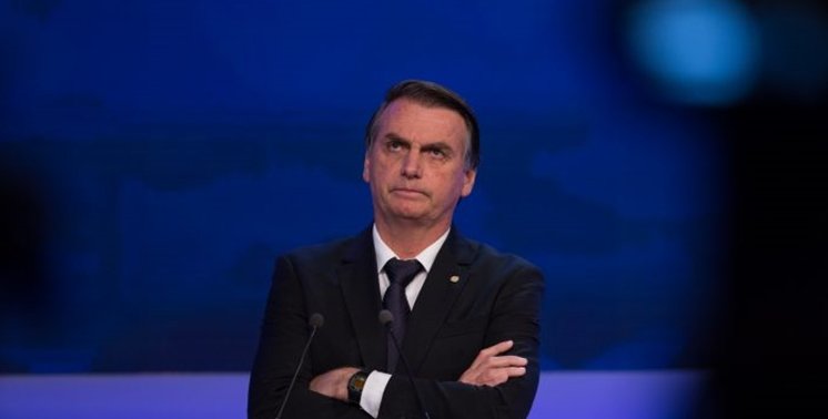 Ex-mulher de Bolsonaro acusa candidato de ocultar patrimônio, receber pagamentos não declarados, agir com “desmedida agressividade” e furtar cofre de banco
