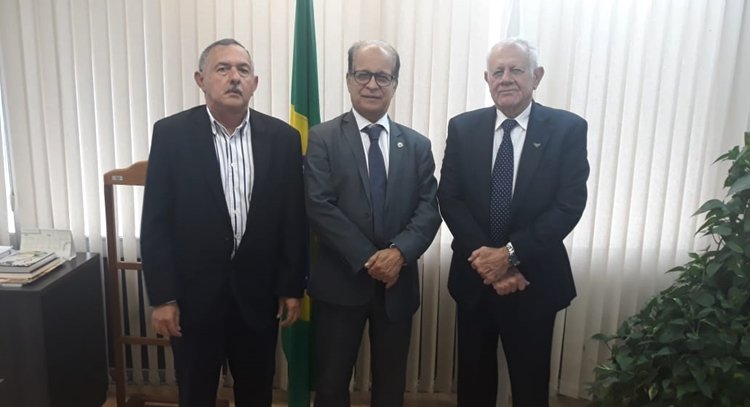 Cearenses articulam liberação de armazém da Conab de Quixeramobim com presidente da Companhia
