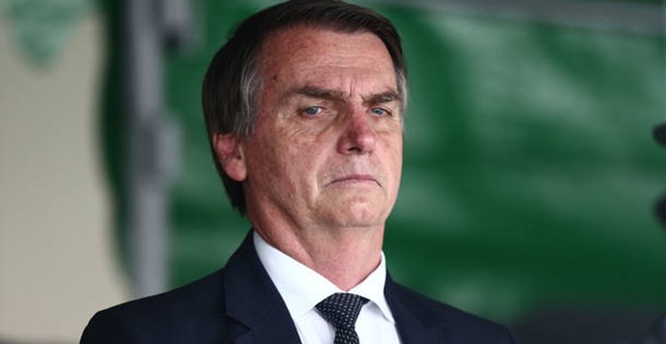 Bolsonaro diz que não perdoa agressor e quer que ele “mofe na cadeia”