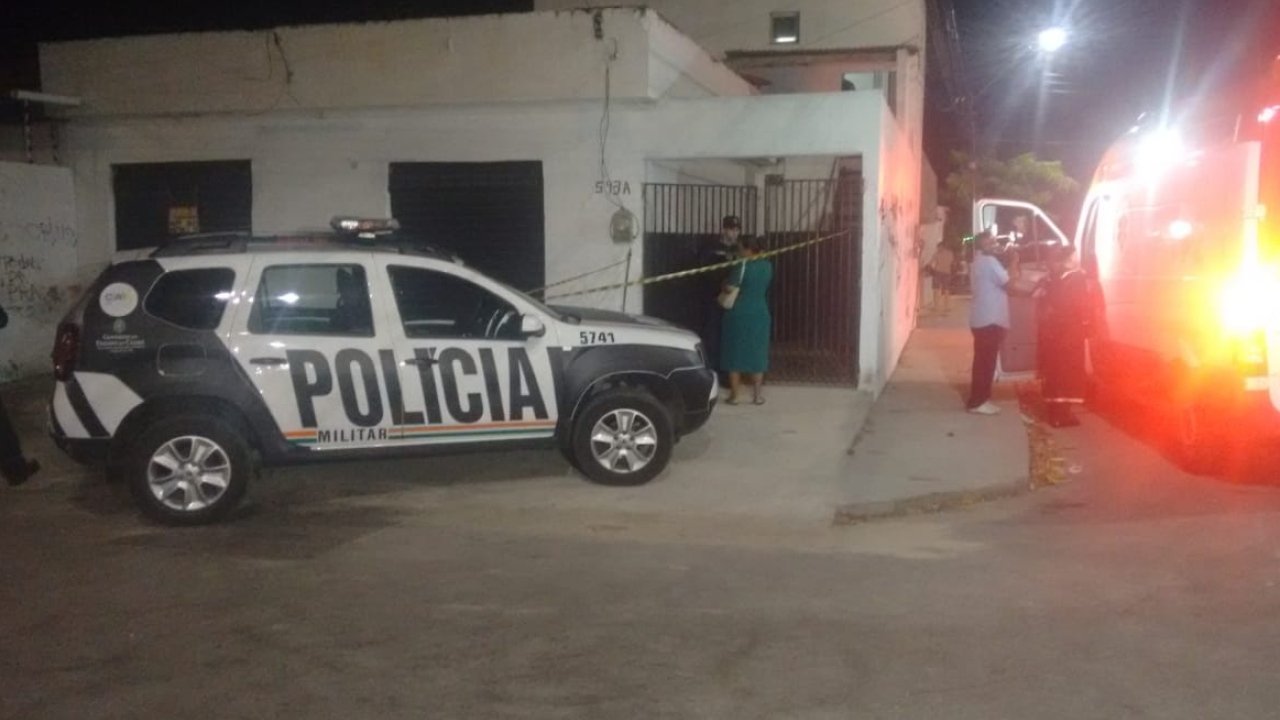 Mulher é assassinada com mais de 10 tiros em Fortaleza