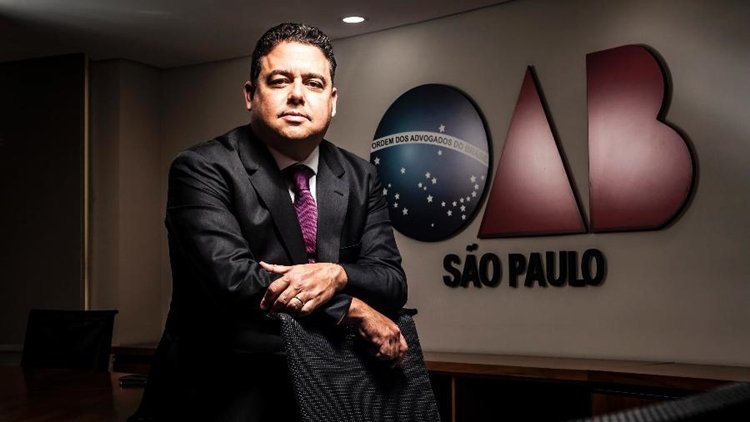 retrato-de-felipe-santa-cruz-presidente-da-oab-1558706720165_v2_900x506