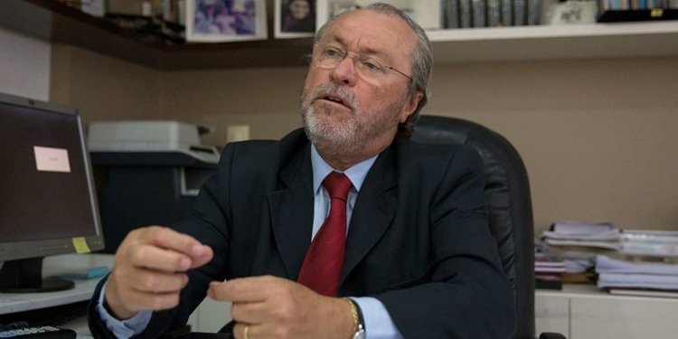 “Não fui indicado para ser líder político”, afirma novo reitor da UFC nomeado por Bolsonaro