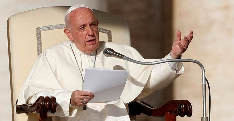 O Papa Francisco participa da audiência geral semanal no Vaticano,