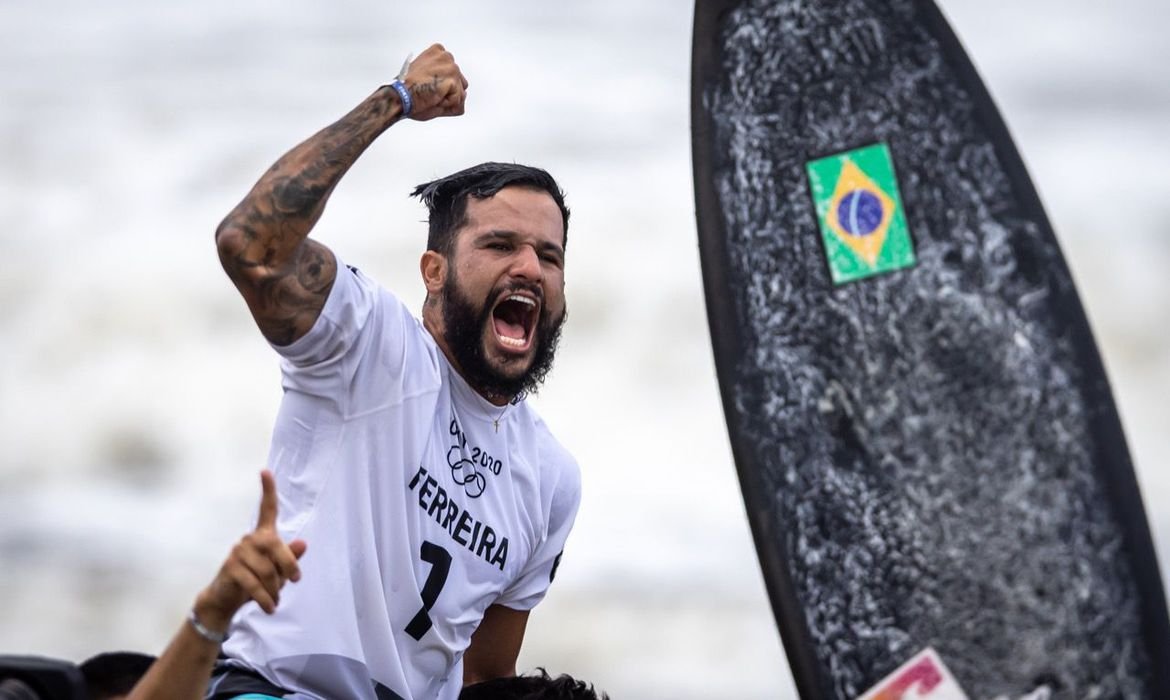 italo_ferreira_ouro_surfe_toquio