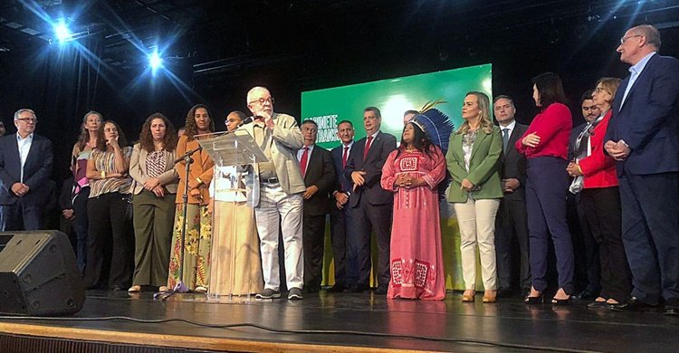 Presidente eleito Luiz Inácio Lula da Silva faz pronunciamento em Brasília