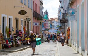 Atividades turísticas fecham 2023 com crescimento de 6,9%